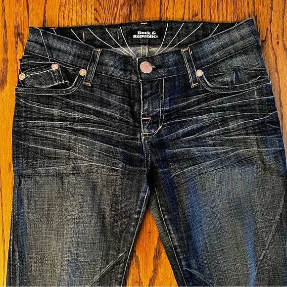 ROCK & REPUBLIC • Low Rise Dark Blue Flare Jeans - Picture 3 of 8